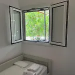 Detached Renovated With A Garden 3 Min Walk From The Σπίτι διακοπών *