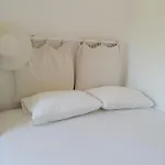 Detached Renovated With A Garden 3 Min Walk From The * Βραχάτι