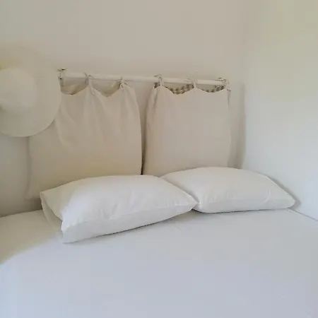 Detached Renovated With A Garden 3 Min Walk From The * Βραχάτι