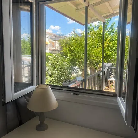 Detached Renovated With A Garden 3 Min Walk From The 펜션